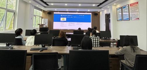 現代教育技術中心開展信息化應用培訓，深入精進功能輔助與方向優化再上新臺階全面促進了學基于校企資源協同平臺的信息技術在網絡化升級的有益鋪軌與探索